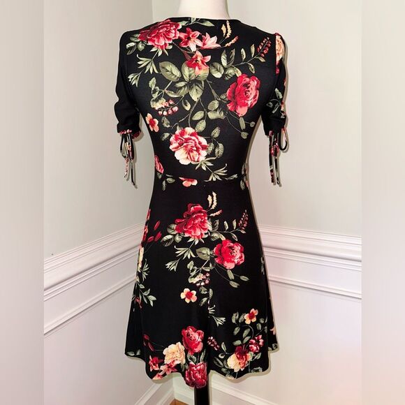 Planet Gold Floral A-Line Dress with Ruched Tie Sleeves and Bodice, Women’s XS - Picture 2 of 6